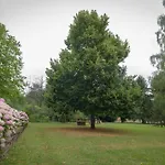 Un Jardin Au Coeur De Luchon Appartement